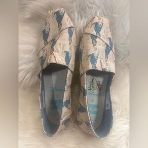 Disney TOMS Sleeping Beauty Light Pink Canvas Shoe Womens 6.5 NWOT